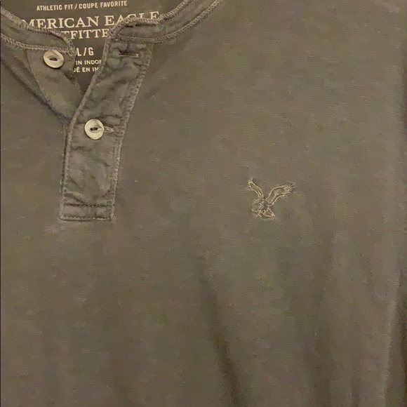 American Eagle button tee - Picture 2 of 2